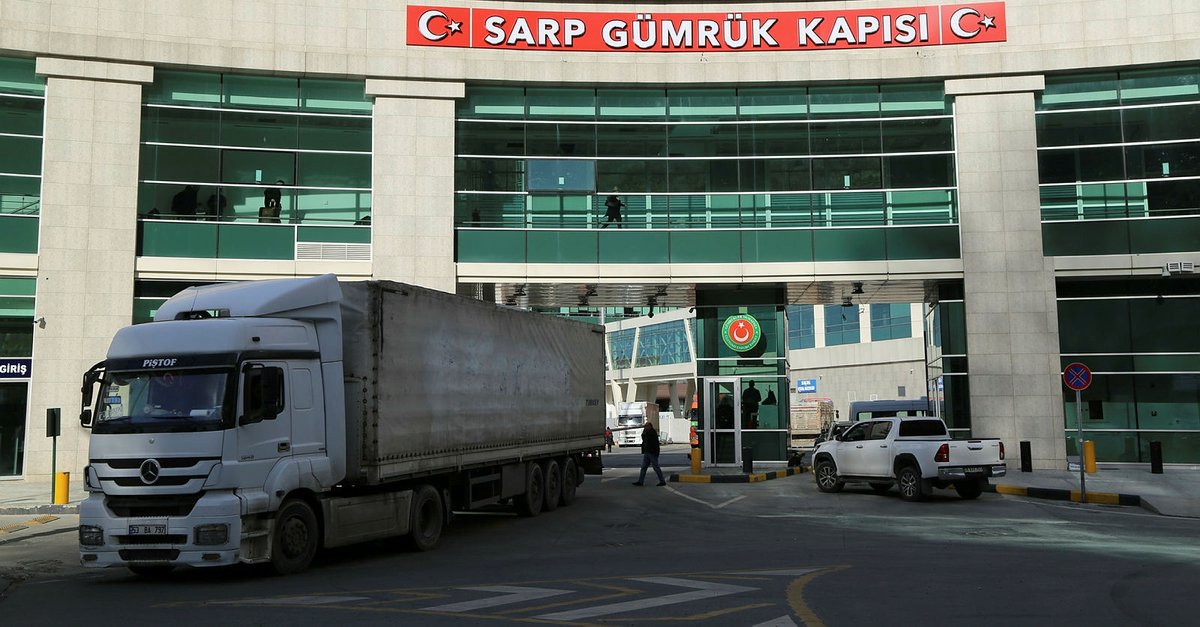 Sarp Sınır Kapısı 1.309 Tır geçişiyle rekor kırdı 