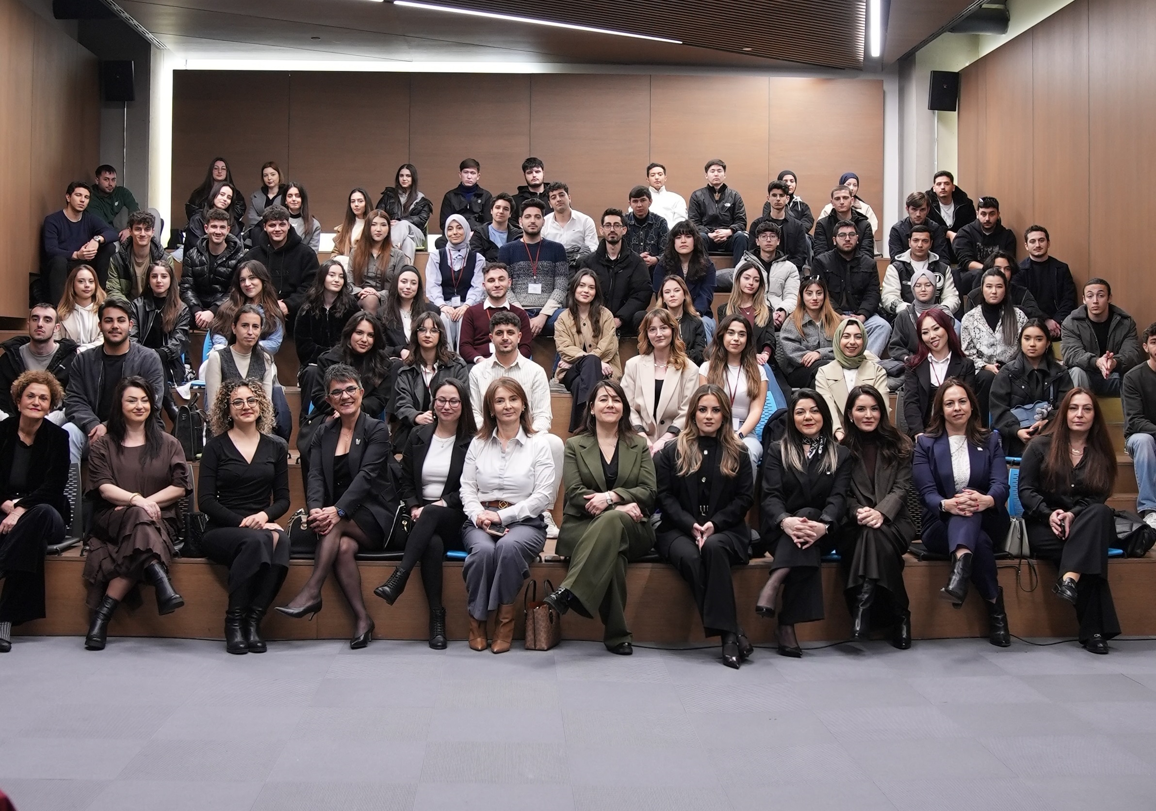 UND Kadın Çalışma Grubu, Kent Üniversitesi tarafından düzenlenen “Lojistiğin Emeği” Etkinliğine Katıldı